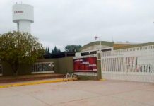 “Adidas empieza a abandonar la Argentina”. Dass cerró la fábrica de Coronel Suarez con telegramas de despido a 400 trabajadores de la empresa.